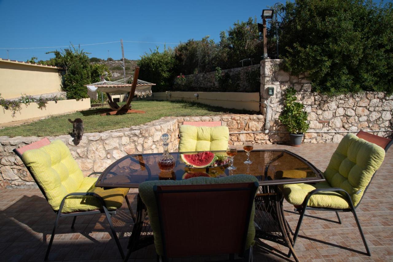 Sunny Hideaway Residence Close To The Nature Argoulidhes Exterior photo
